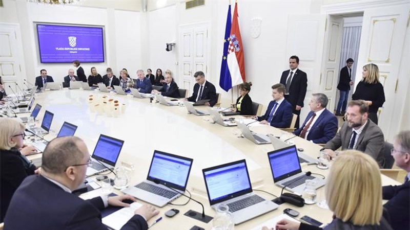 Povećanje roditeljskih naknada na 5.654 kune korak prema potpunom delimitiranju